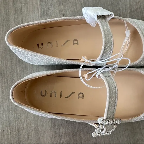 Unisa  Embellished Buckle Mary Jane metallic silver Flats size 5.5 NWT $60