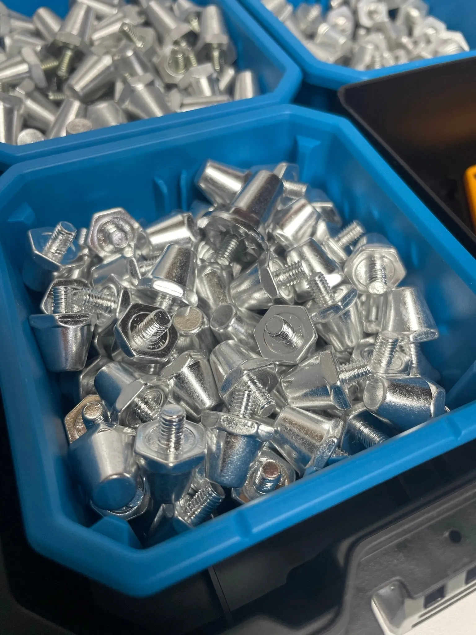 Universal Studs 12 Pack