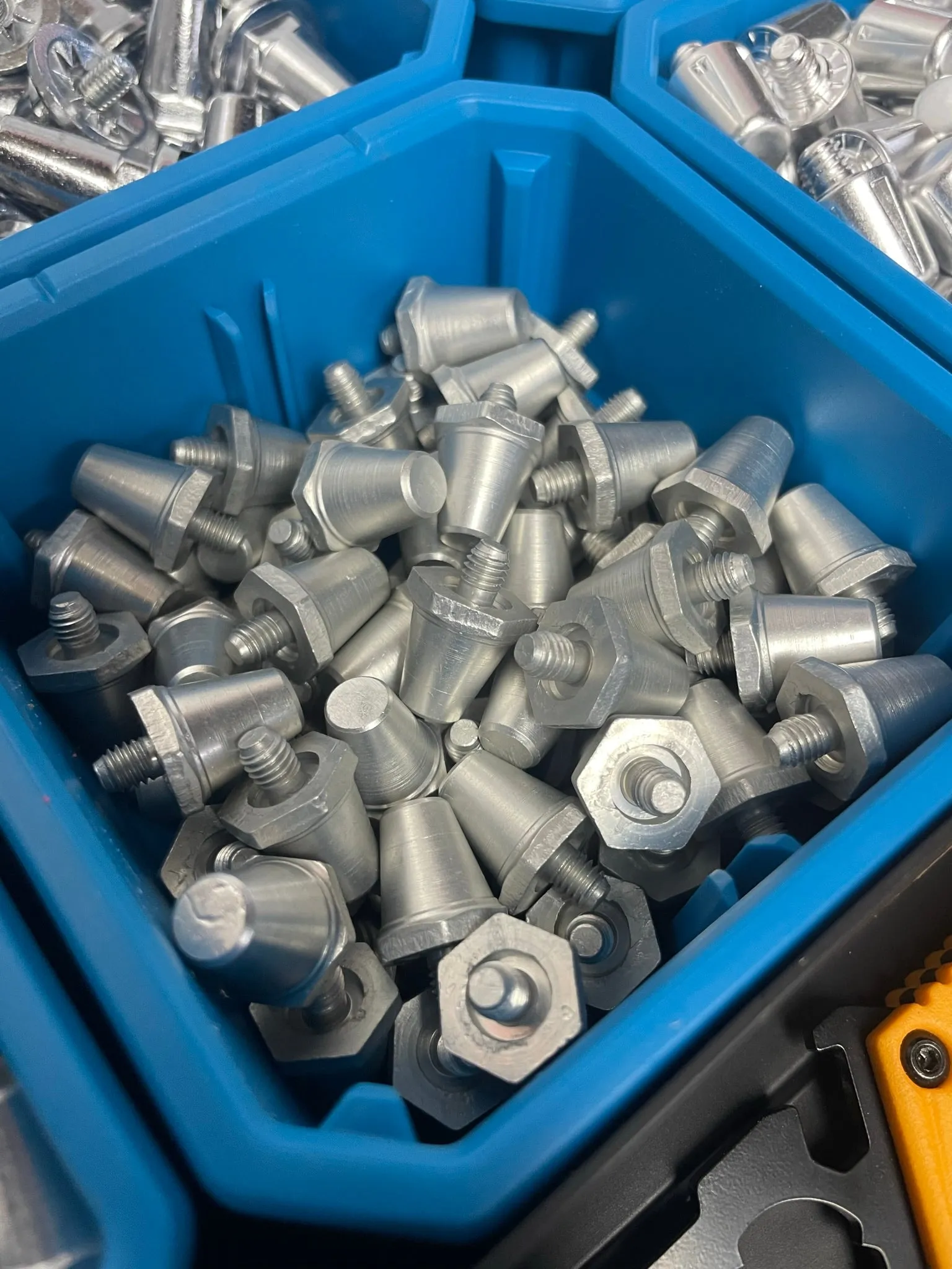 Universal Studs 12 Pack