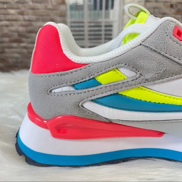 Urban Outfitters Fila Serca Sneaker RARE