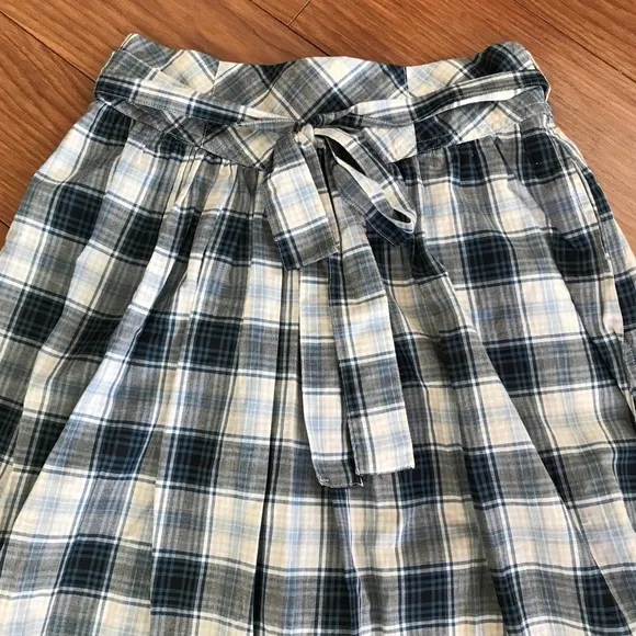 URBAN OUTFITTERS Plaid Skirt Size Small NWT