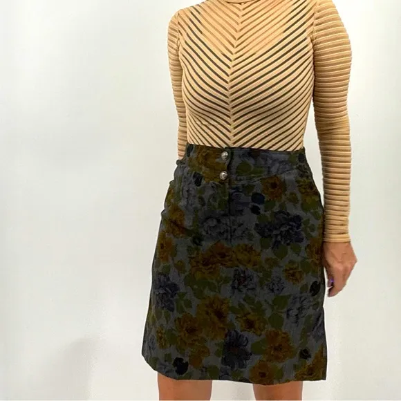 Valentino Miss V Vintage 90’s Floral Embellished Logo High Rise Pencil Skirt