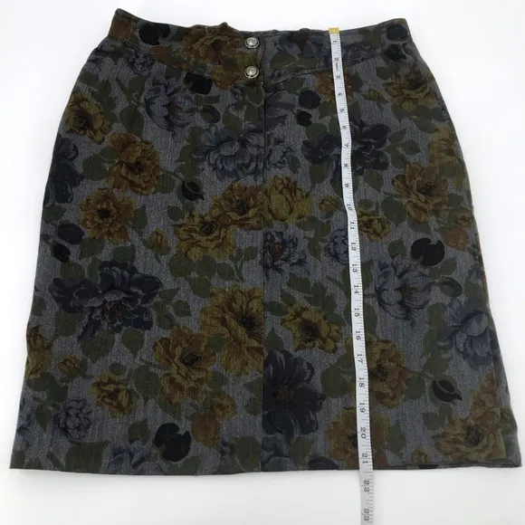 Valentino Miss V Vintage 90’s Floral Embellished Logo High Rise Pencil Skirt