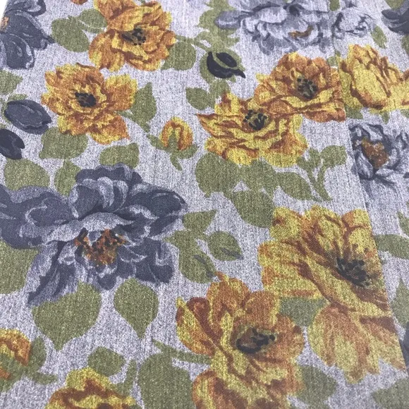 Valentino Miss V Vintage 90’s Floral Embellished Logo High Rise Pencil Skirt