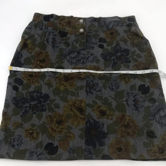 Valentino Miss V Vintage 90’s Floral Embellished Logo High Rise Pencil Skirt