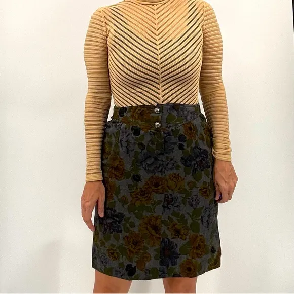 Valentino Miss V Vintage 90’s Floral Embellished Logo High Rise Pencil Skirt