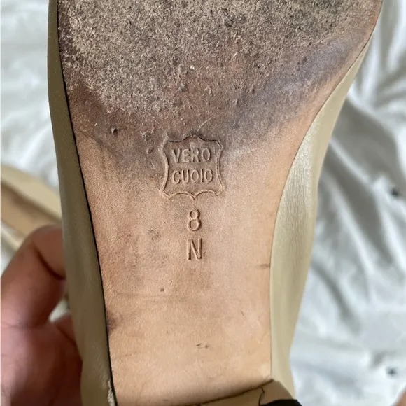 VANELi Favor Slip-on Flats Tan and black Bow Coquette Leather Sz 8 NARROW