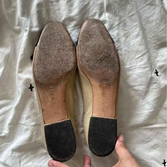 VANELi Favor Slip-on Flats Tan and black Bow Coquette Leather Sz 8 NARROW