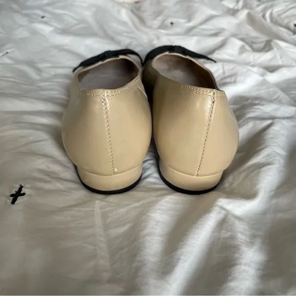 VANELi Favor Slip-on Flats Tan and black Bow Coquette Leather Sz 8 NARROW