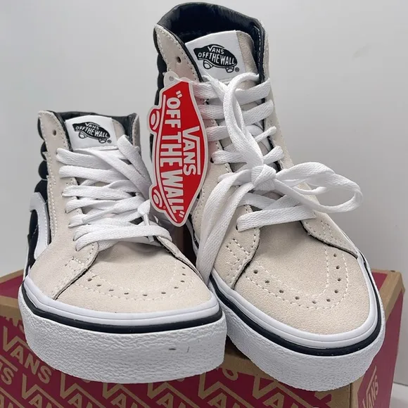 Vans Men’s High-Top Sneakers in Black White Sk8-Hi BoltAntique White/Black