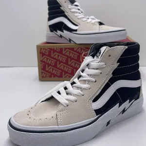 Vans Men’s High-Top Sneakers in Black White Sk8-Hi BoltAntique White/Black