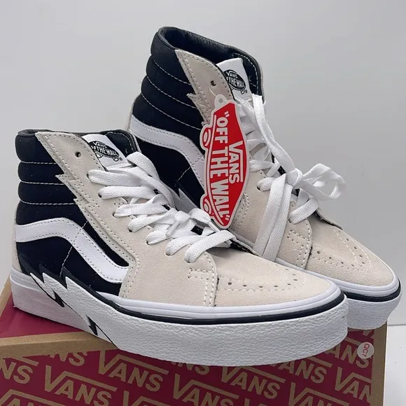 Vans Men’s High-Top Sneakers in Black White Sk8-Hi BoltAntique White/Black