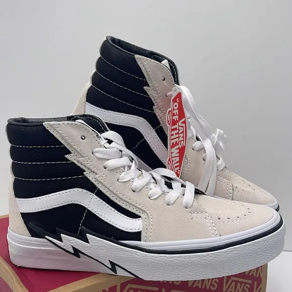 Vans Men’s High-Top Sneakers in Black White Sk8-Hi BoltAntique White/Black