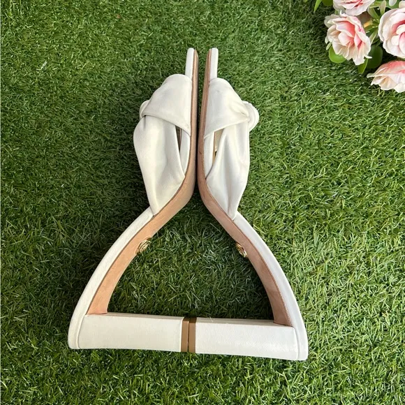 VERONICA BEARD Ganita Knot-Front Sandal$550 Sz 10.5 gently usedColor:Coconut