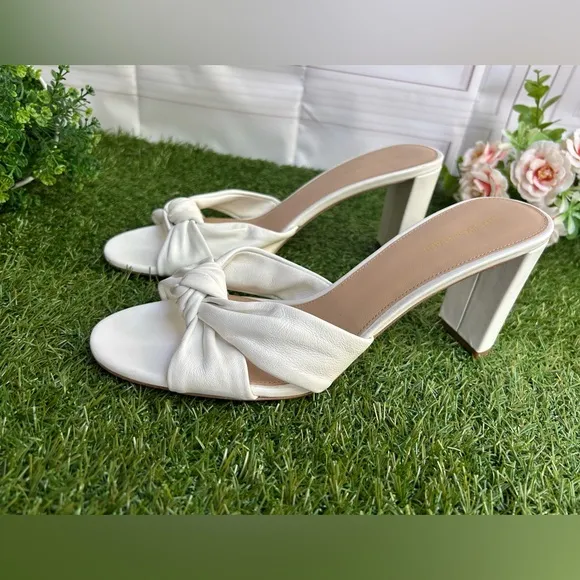 VERONICA BEARD Ganita Knot-Front Sandal$550 Sz 10.5 gently usedColor:Coconut