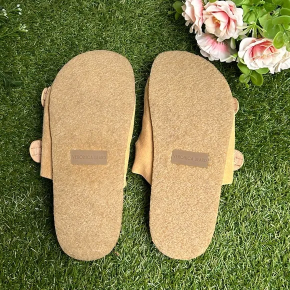 Veronicas' FavoritesPaige Buckle Sandal Desert$295 women size 6.5 new