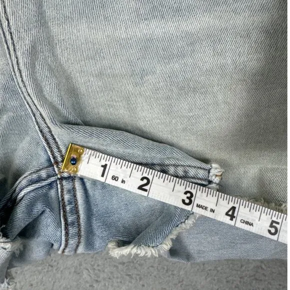 Vigoss Marley Midrise Distressed Shorts Plus Size LIght Wash Size 24W NWT