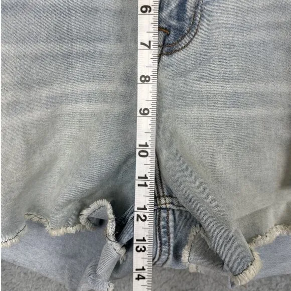 Vigoss Marley Midrise Distressed Shorts Plus Size LIght Wash Size 24W NWT