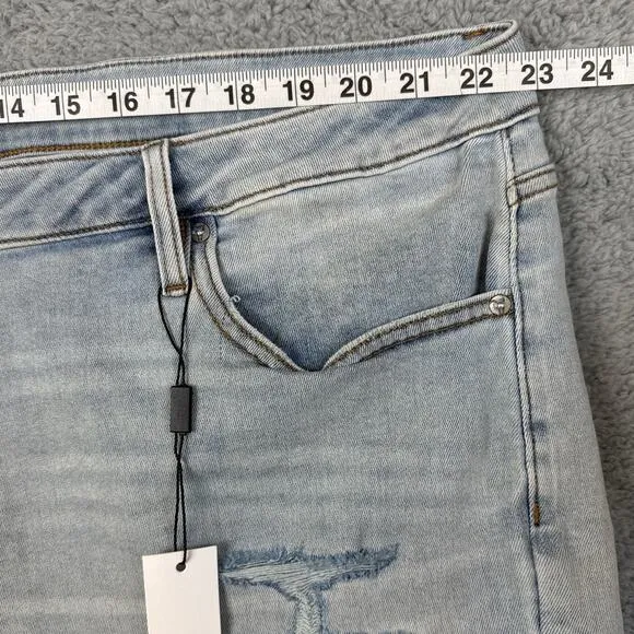 Vigoss Marley Midrise Distressed Shorts Plus Size LIght Wash Size 24W NWT