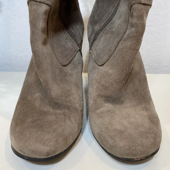Vince Camuto Tolla Leather Suede Tall Lace Up Boots size 9.5 Taupe Brownish Grey
