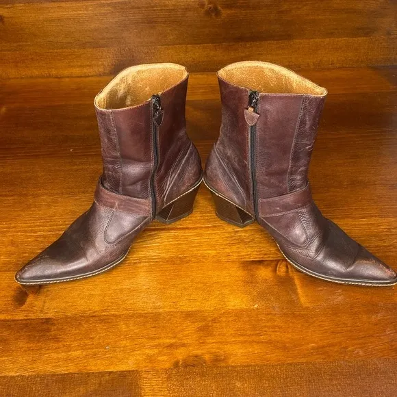 Vintage Desmo 90s classic brown weathered western leather boots bootie size US 7