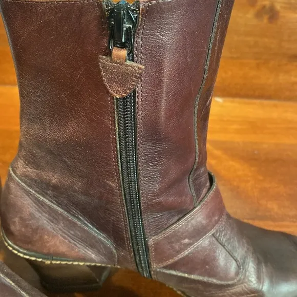 Vintage Desmo 90s classic brown weathered western leather boots bootie size US 7