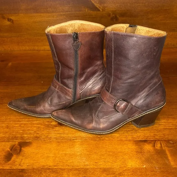 Vintage Desmo 90s classic brown weathered western leather boots bootie size US 7