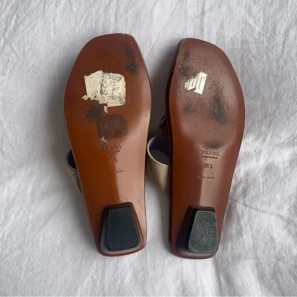 Vintage Prada Patent Leather Buckle Thong T Strap Sandals Tan Beige Brown