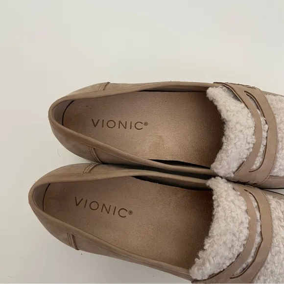 Vionic Cheryl Faux Fur Sherpa Beige Cream Neutral Fuzzy Slip On Loafers Size 7