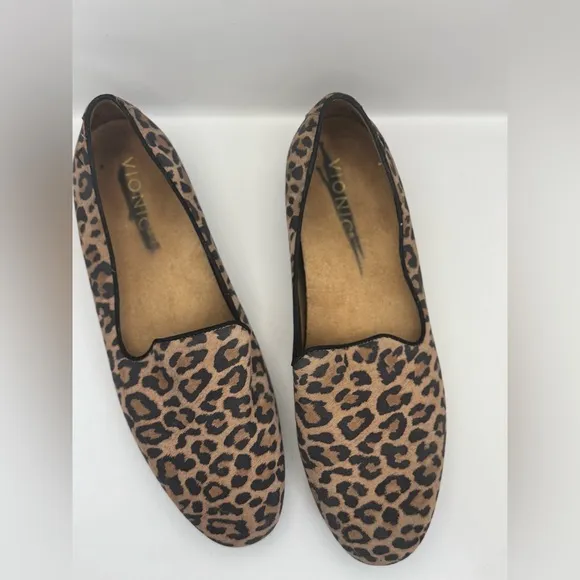 Vionic Women’s Size 7.5 Willa Tan Leopard Cheetah Slip On Loafers Flat Shoes
