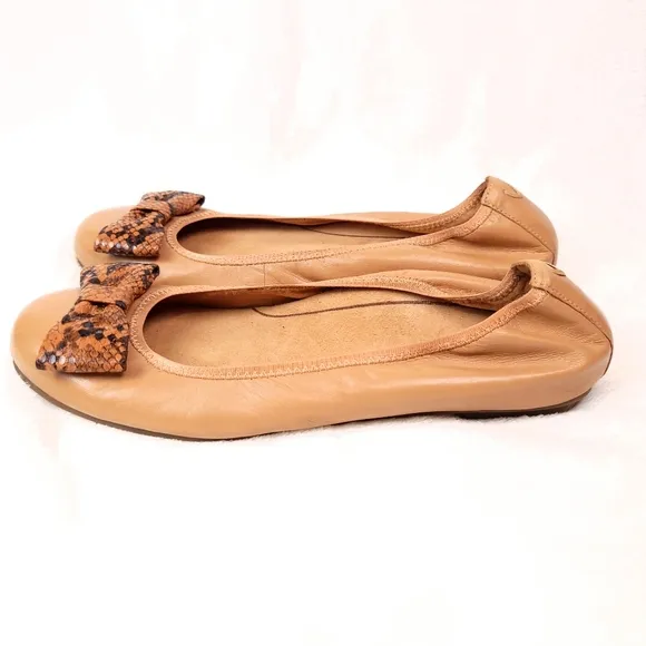 Vionic Zelda NPA Ballet Flats Snakeskin Print Bow Tan Macaroon Women 8.5