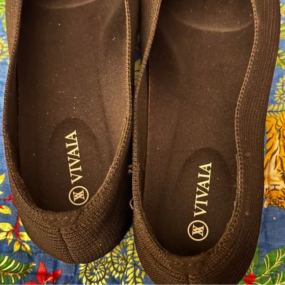 Vivaia Caprice square toe, v-cut flats made from recycled material. US size 8.5