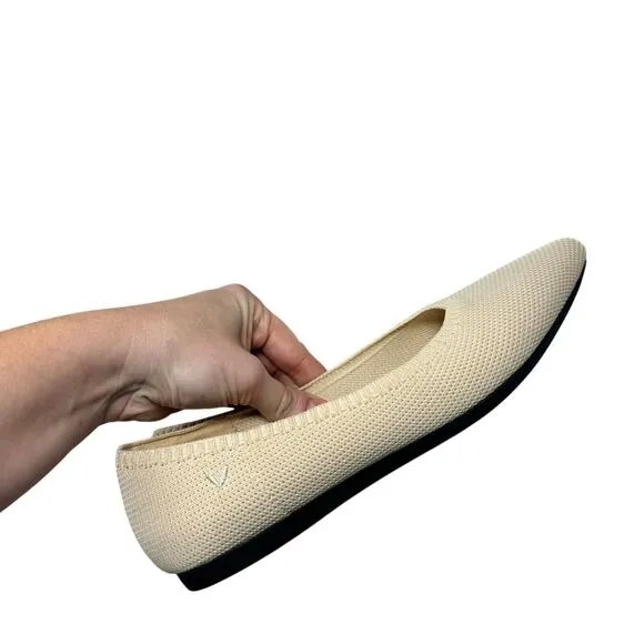 Vivaia Cream Pointed Toe Flats Career Business Office Capsole Womens 36 US 5.5-6