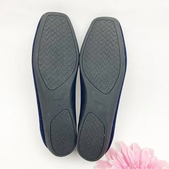 Vivaia Square-Toe V-Cut Flats (Margot 2.0) Navy Blue