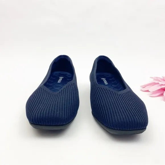 Vivaia Square-Toe V-Cut Flats (Margot 2.0) Navy Blue