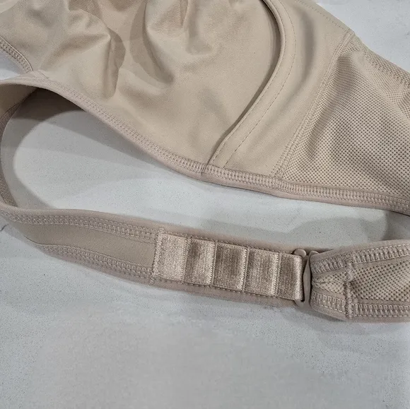 Wacoal Simone Sports Bra Size 38H