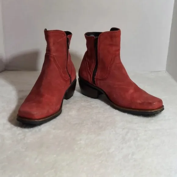 Wolky Alpine Red Distressed‎ Leather Double Zip Square Toe Ankle Boots