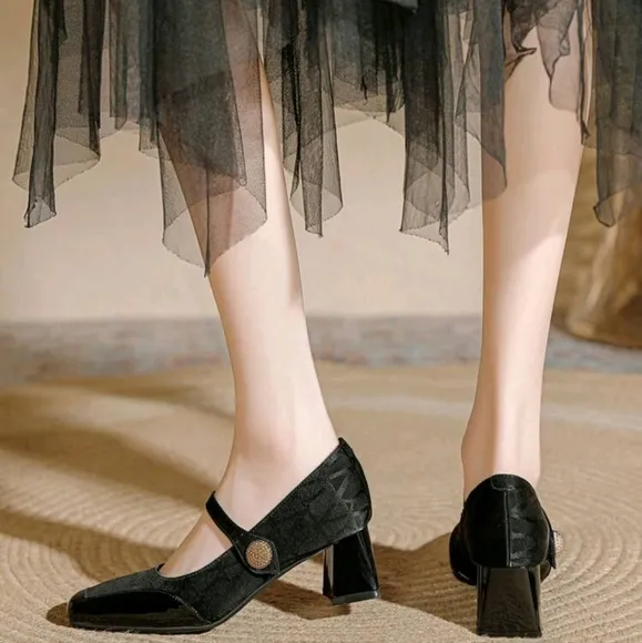 WomenConvenient Magic Buckle One-Strap High-Heeled Shoes,Chunky Heels,Square Toe