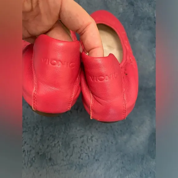 Womens EUC Vionic Geneva Leather Pink Ballet Flats With Cutout Design Size 10