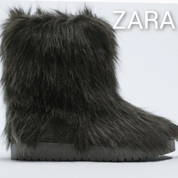 ZARA FAUX FUR ANKLE BOOTS FLAT ANKLE BOOTS. Bloggers favorite