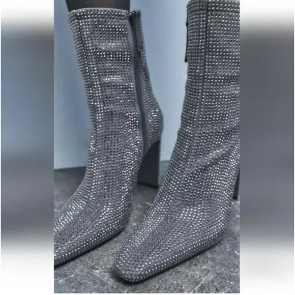 Zara NWT ✨ silver rhinestone Jeweled, sparkly bedazzled short heeled boots sz 41