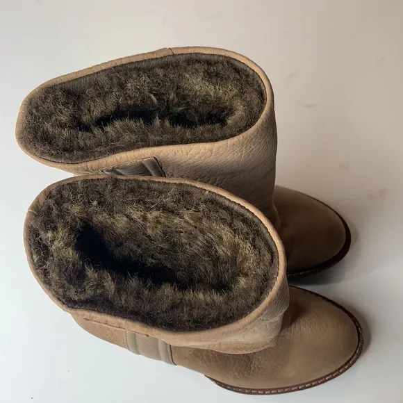 Zara taupe leather fur lined heeled boots